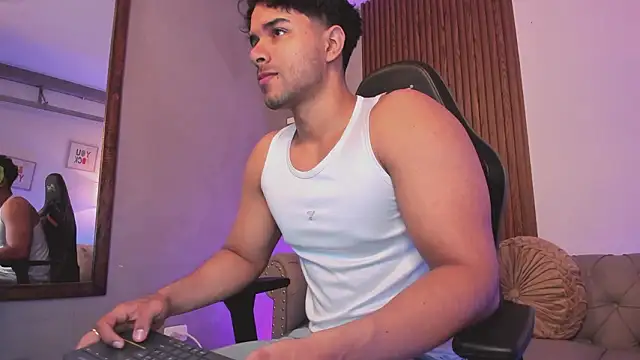 Snapshot of liam_collins21 chatting on 02/10/26, 11:42 liam collins21 online show from 02/10/26, 11:42