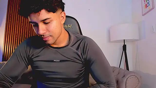 Snapshot of liam_collins21 chatting on 11/03/25, 11:47 liam collins21 online show from 11/03/25, 11:47