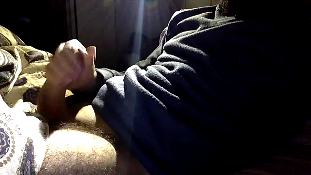 Snapshot of enty-y chatting on 12/13/24, 05:43 enty-y online show from 12/13/24, 05:43