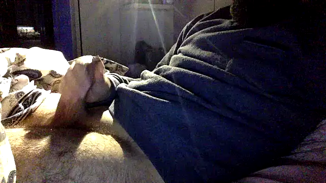 Snapshot of enty-y chatting on 12/14/24, 06:30 enty-y online show from 12/14/24, 06:30