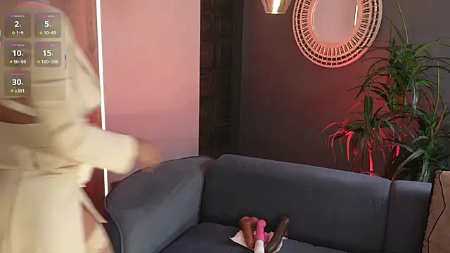 SofiaReyes1 online show from 04/17/26, 08:55