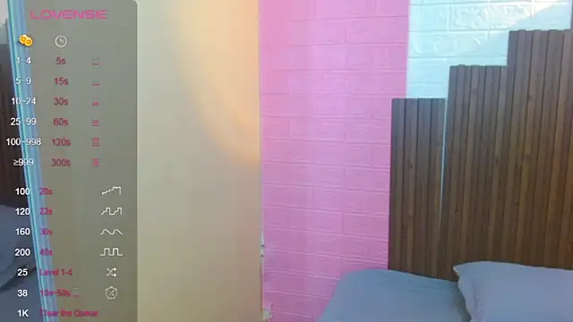 Snapshot of Mike_Nourr chatting on 09/25/25, 03:01 Mike Nourr online show from 09/25/25, 03:01