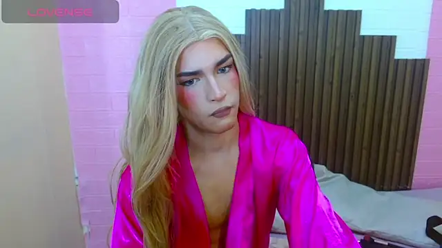 Snapshot of Mike_Nourr chatting on 10/16/25, 03:15 Mike Nourr online show from 10/16/25, 03:15