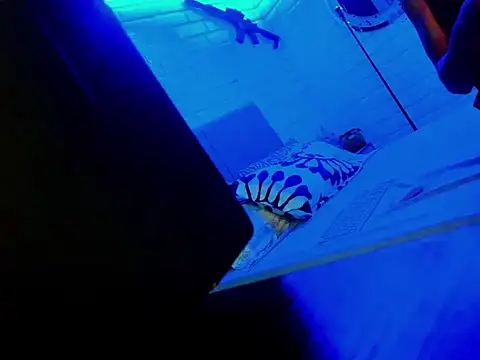 HugeDanex online show from 06/10/26, 05:36
