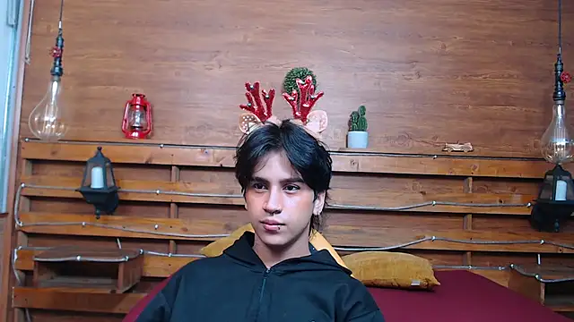 Snapshot of alex_477 chatting on 12/02/25, 11:34 alex 477 online show from 12/02/25, 11:34