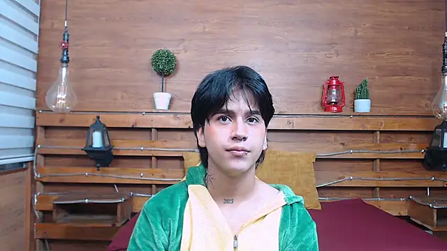 Snapshot of alex_477 chatting on 10/29/25, 11:31 alex 477 online show from 10/29/25, 11:31