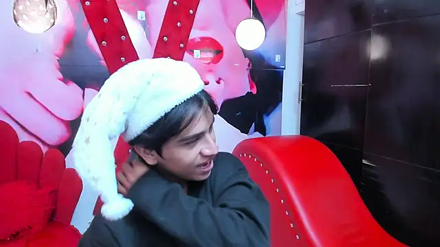 Snapshot of alex_477 chatting on 12/05/25, 11:31 alex 477 online show from 12/05/25, 11:31