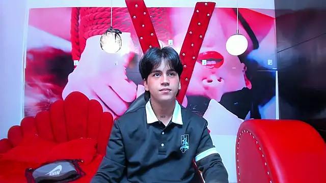 Snapshot of alex_477 chatting on 10/28/25, 11:42 alex 477 online show from 10/28/25, 11:42