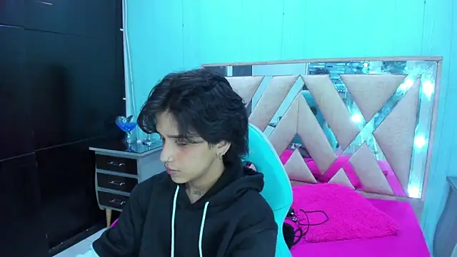 alex 477 online show from 02/16/26, 11:42