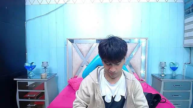 Snapshot of alex_477 chatting on 09/23/25, 11:39 alex 477 online show from 09/23/25, 11:39