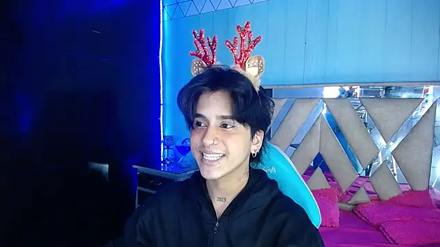 Snapshot of alex_477 chatting on 12/01/25, 11:33 alex 477 online show from 12/01/25, 11:33