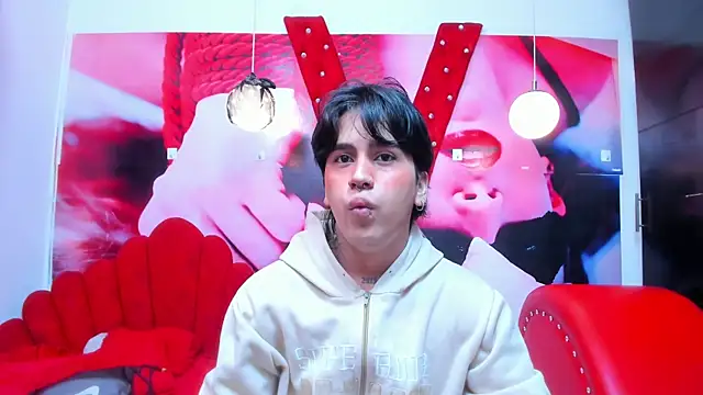 Snapshot of alex_477 chatting on 11/11/25, 11:38 alex 477 online show from 11/11/25, 11:38