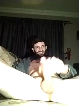 Nawtyslaveteen online show from 04/18/26, 03:42