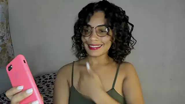 Snapshot of Jade_Dorthini chatting on 02/22/25, 10:20 Jade Dorthini online show from 02/22/25, 10:20