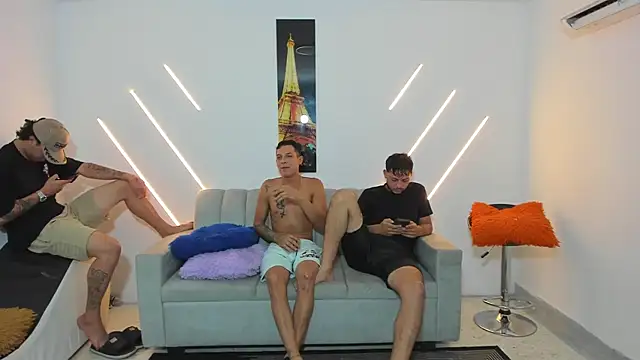 Snapshot of brutal_sex_room2 chatting on 11/14/25, 12:25 brutal sex room2 online show from 11/14/25, 12:25