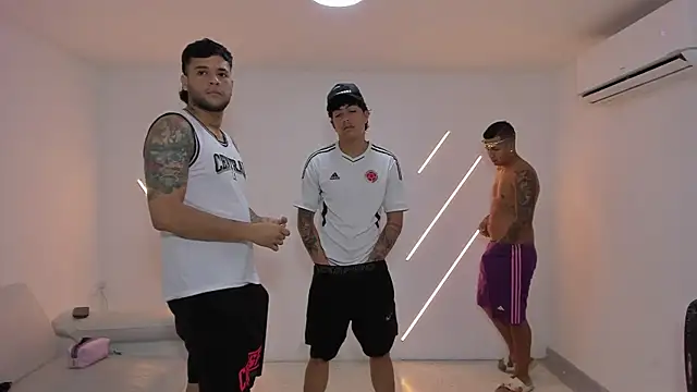 Snapshot of brutal_sex_room2 chatting on 10/18/25, 12:29 brutal sex room2 online show from 10/18/25, 12:29