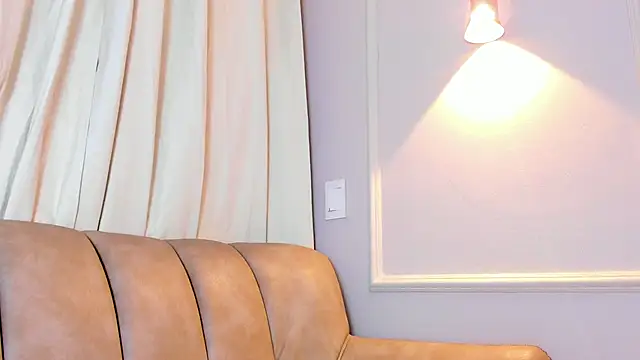 Lia walton online show from 12/17/25, 12:10