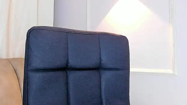 Lia walton online show from 02/25/25, 12:05