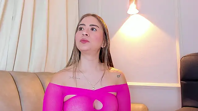 Lia walton online show from 12/05/25, 12:15