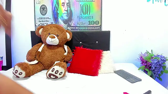 Snapshot of ZahiraEvans_ chatting on 10/03/25, 06:42 ZahiraEvans online show from 10/03/25, 06:42