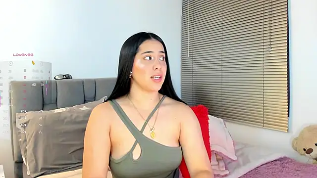 Gigi-bom online show from 05/27/26, 12:09