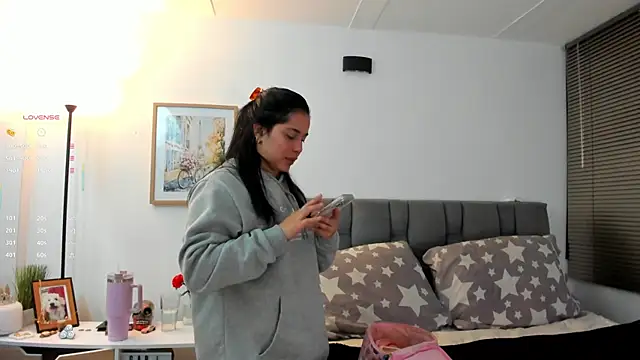 Gigi-bom online show from 12/21/25, 01:41