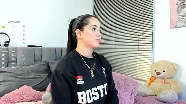 Gigi-bom online show from 11/12/25, 12:04