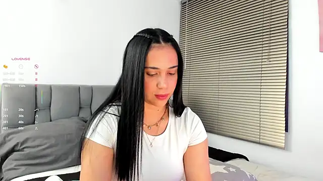 Gigi-bom online show from 12/23/25, 12:00