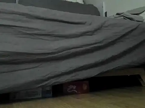 Snapshot of peach00001 chatting on 10/02/25, 09:40 peach00001 online show from 10/02/25, 09:40