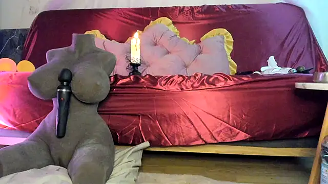 Snapshot of peach00001 chatting on 10/25/25, 09:04 peach00001 online show from 10/25/25, 09:04