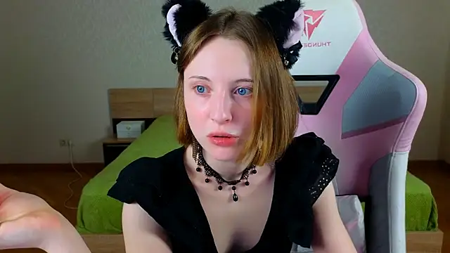 Snapshot of Cowell_Adelina chatting on 02/20/26, 10:39 Cowell Adelina online show from 02/20/26, 10:39