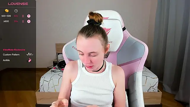 Cowell Adelina online show from 11/22/25, 09:30