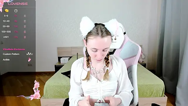 Cowell Adelina online show from 09/15/25, 09:32