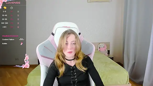 Cowell Adelina online show from 10/11/25, 09:32