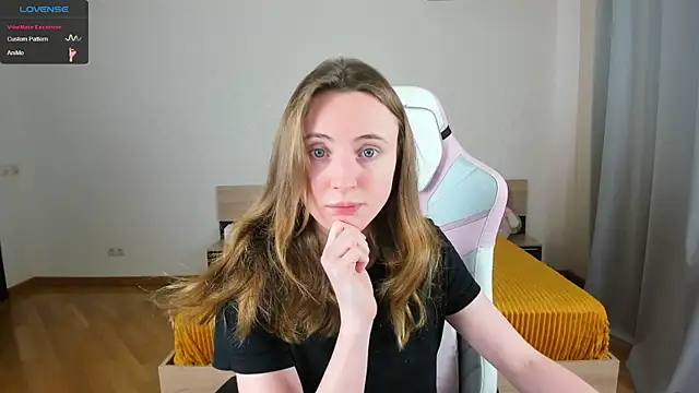 Cowell Adelina online show from 10/31/25, 08:33