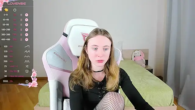 Cowell Adelina online show from 10/13/25, 09:33