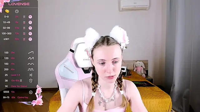 Cowell Adelina online show from 09/20/25, 09:47