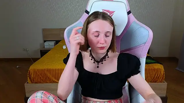 Cowell Adelina online show from 03/14/26, 09:26