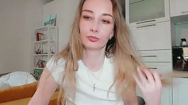 Maiami000 online show from 04/14/26, 02:33