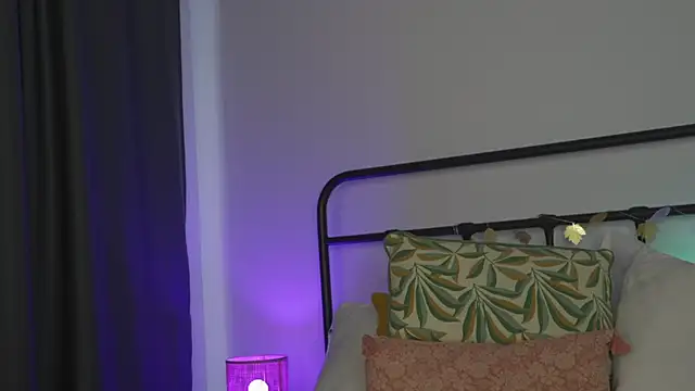 JoanneGG online show from 10/28/25, 09:19