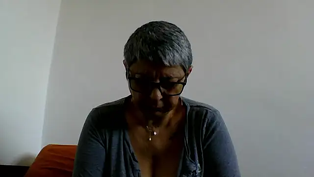 roseblak42 online show from 01/12/26, 09:49