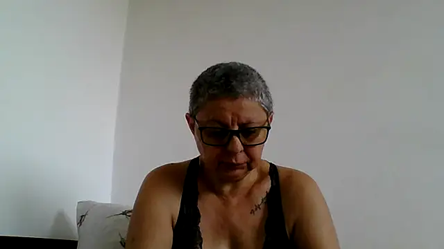 Snapshot of roseblak42 chatting on 07/02/26, 03:51 roseblak42 online show from 07/02/26, 03:51