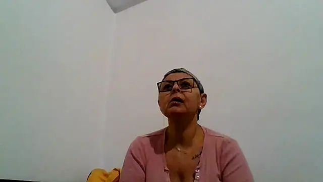 roseblak42 online show from 12/22/25, 03:34