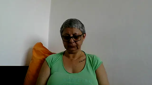 roseblak42 online show from 05/18/26, 09:58
