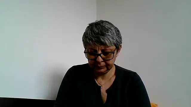 roseblak42 online show from 04/04/26, 09:16