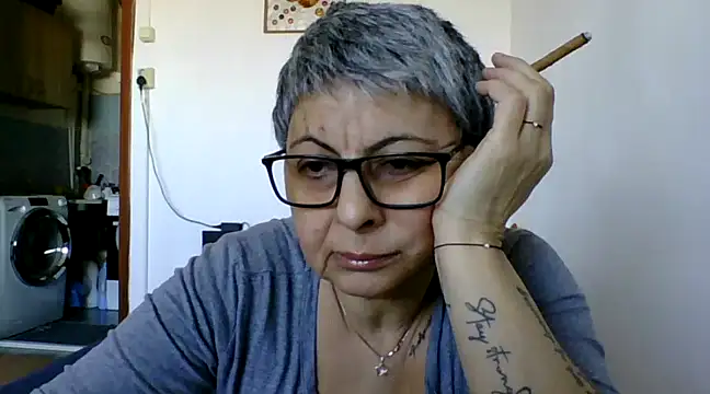 roseblak42 online show from 03/20/25, 02:21