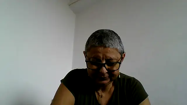 roseblak42 online show from 11/25/25, 10:15