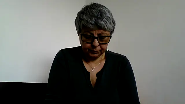 roseblak42 online show from 04/03/26, 10:00