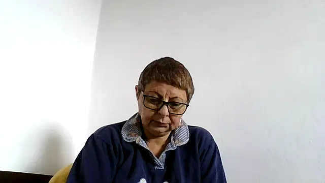 roseblak42 online show from 10/18/25, 10:28