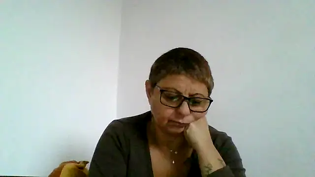 roseblak42 online show from 10/06/25, 01:45